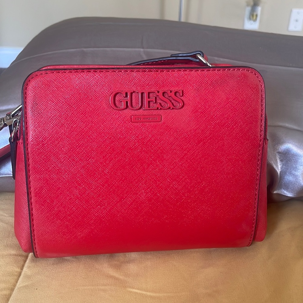GUESS crossbody